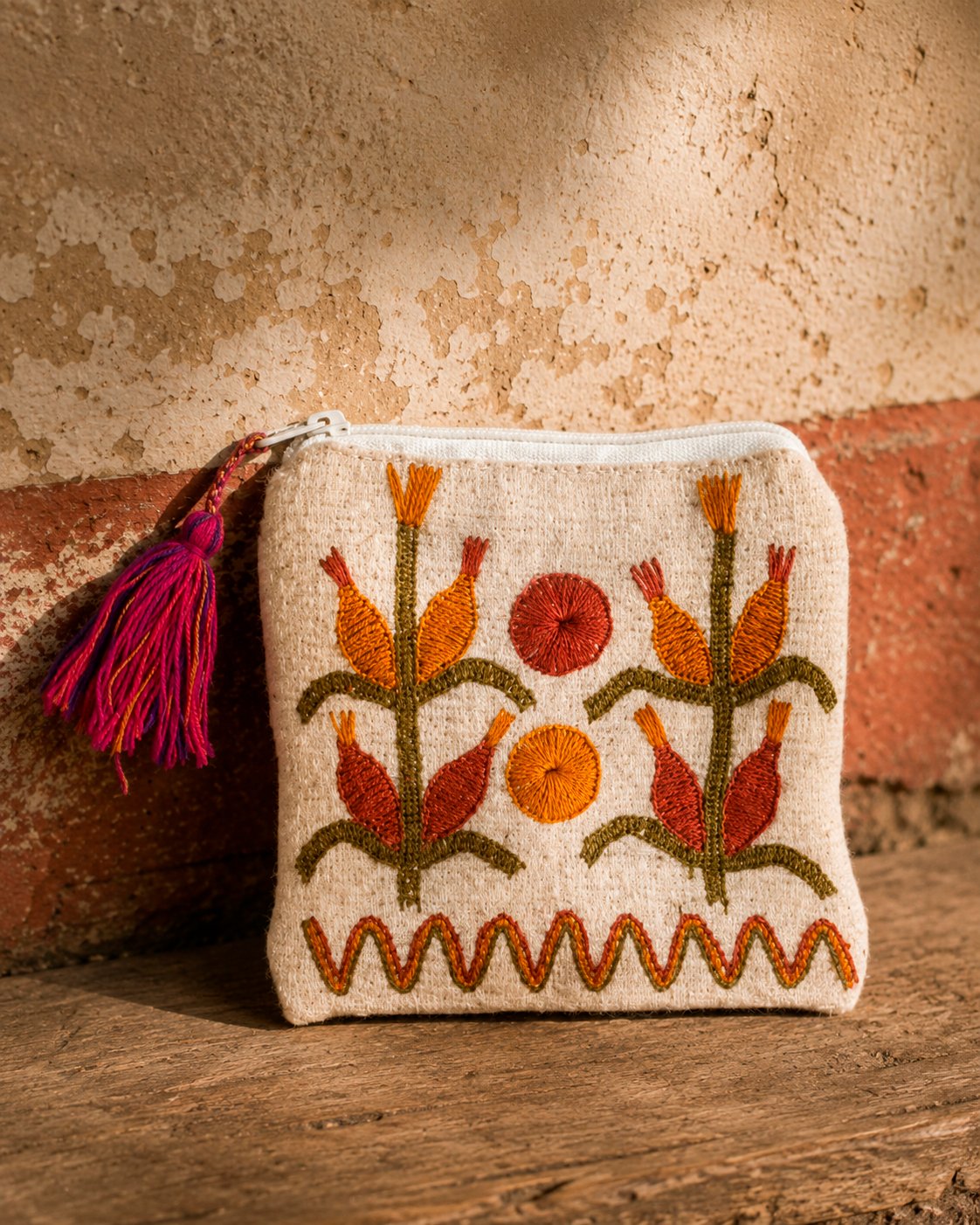 Bolsa blanca bordado de Milpa
